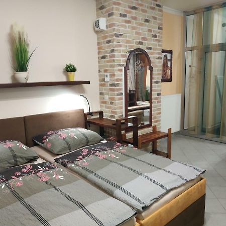 Apartman Holandska 120 Beroun Бероун Экстерьер фото