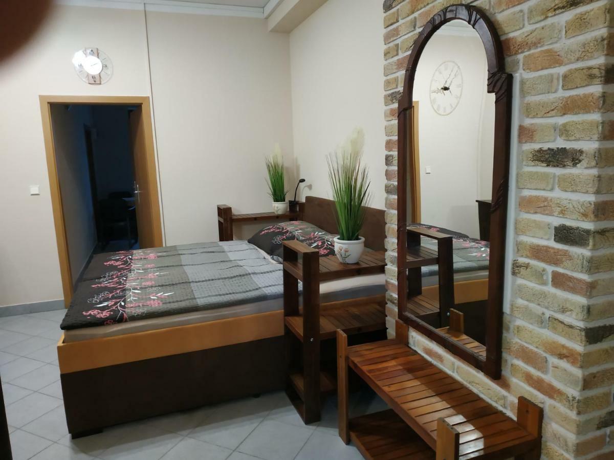 Apartman Holandska 120 Beroun Бероун Экстерьер фото